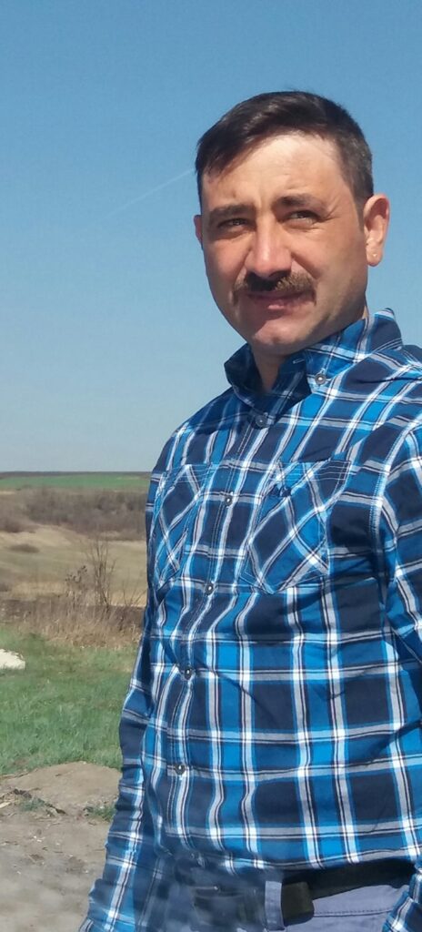 Locuitorii din Săcădate, chemați mâine la vot
