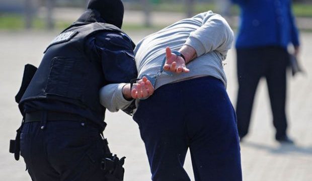 Urmărit național depistat de polițiștii din Laslea, Din cercetări a rezultat faptul că persoana în cauză domiciliază fără forme legale în localitatea sibiană