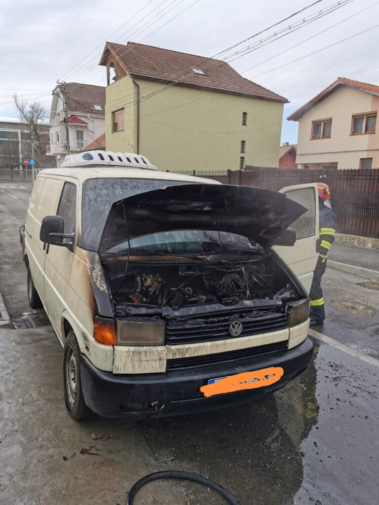 ISU Sibiu a intervenit la un incendiu pe Strada Prejbei