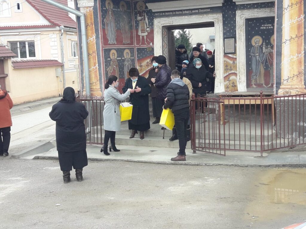 Elevii Școlii Gimnaziale Racovița au fost timp de o zi vestitorii Primăverii