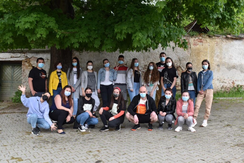 FOTO- Street Debate – Slimnic Sat European de Tineret 2021