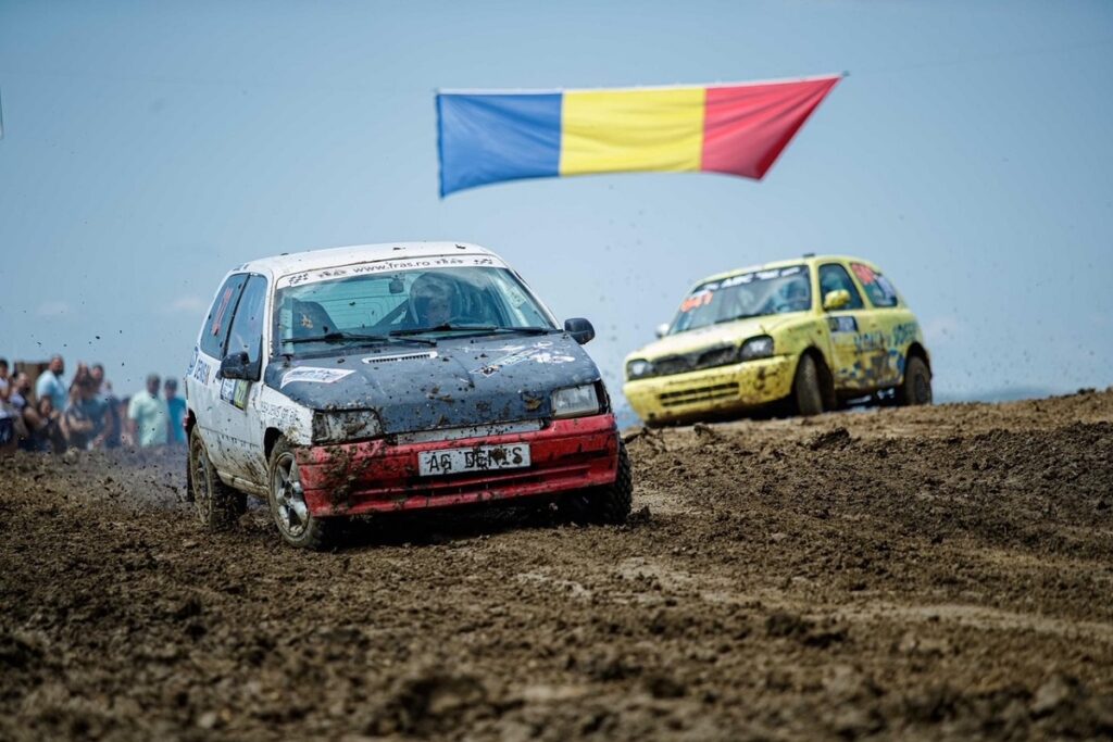 FOTO- 30 de piloți ay concurat la Rallycross-ul, organizat în Șura Mare