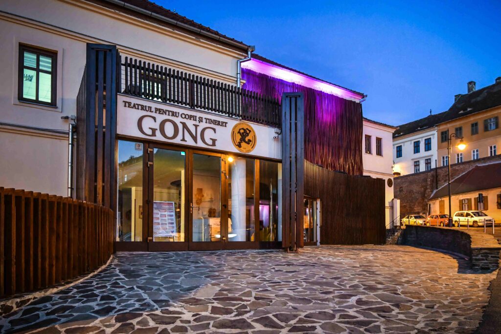 Teatrul „Gong” Sibiu prezintă în weekend pectacolul „Aventurile lui Pinocchio”