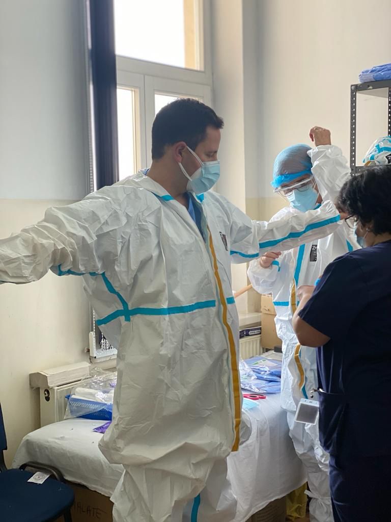 Foto- Nicu Ștefănuță în vizită la Spitalul Județean Sibiu: Medici epuizați, vaccinați puțini pacienți , multă dezinformare. Avem bani europeni pentru Sănătate