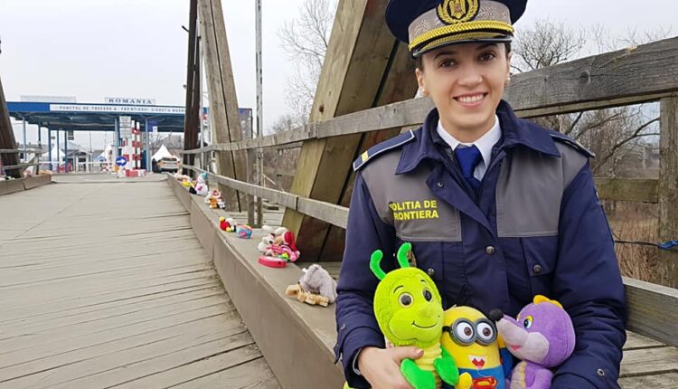 Foto | Podul jucăriilor de pluș dintre România și Ucraina, la Sighetu Marmației