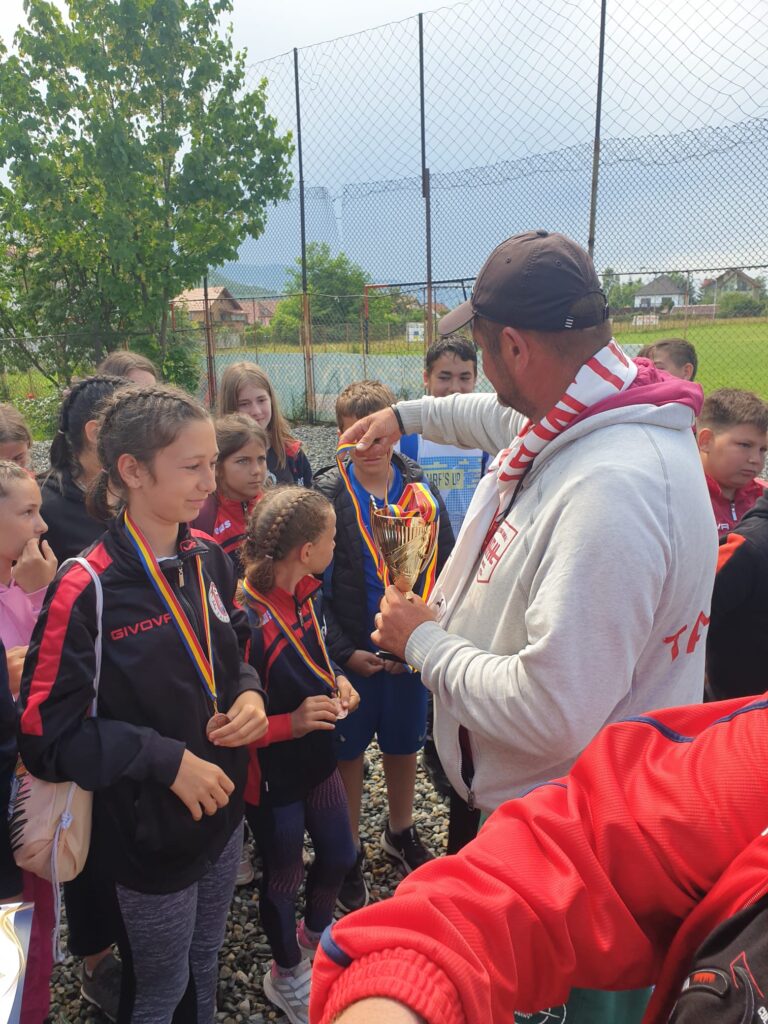 FOTO- VIDEO Tălmaciu are fotbal feminin! Echipa fetelor au câștigat bronzul turneului Athletic Juniors Cup