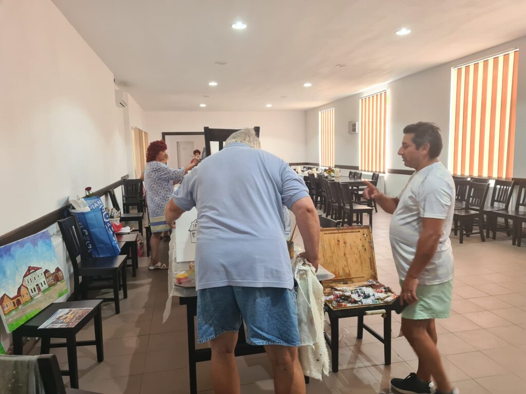 7 pictori din întreaga țară se află zilele acestea în Comuna Hoghilag pentru a pregăti o expoziție la Căminul Cultural din Valchid