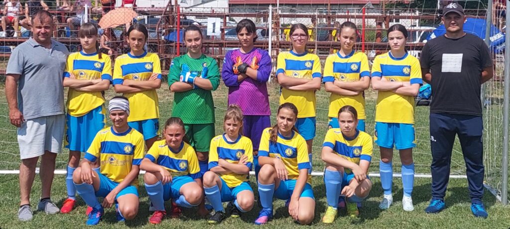 FOTO Jucătoarele ACS Athletic Șura Mare U13 s-au clasat pe locul II la turneul „Tălmaciu Junior`s Cup”