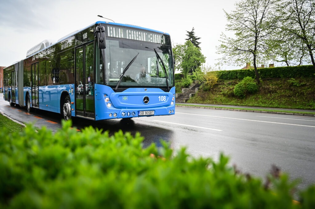 Tursib-autobuz-calatori.jpg