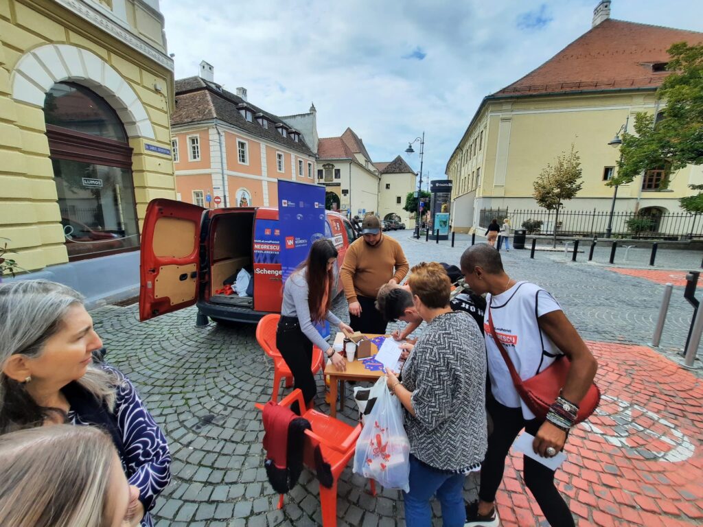 FOTO Caravana Românii merită în Schengen a ajun în Sibiu și Mediaș