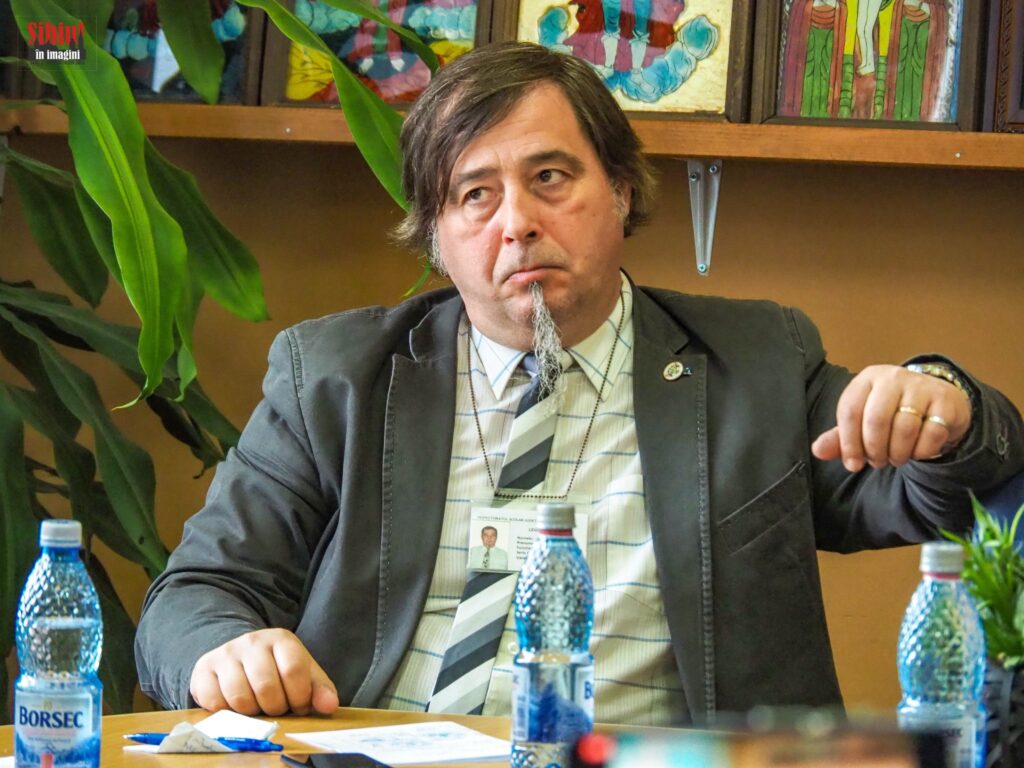 VIDEO - Traian, liderul romilor căldărari din Brateiu: Școala poate să fie un factor în care fetele să fie expuse și noi nu ne dorim acest lucru