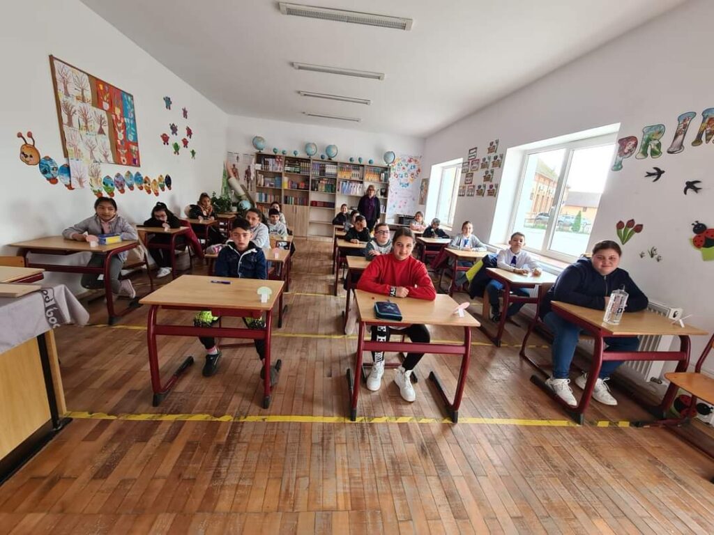 Aproximativ 70 de elevi au participat la concursul național de matematicà "Micul Școlar"
