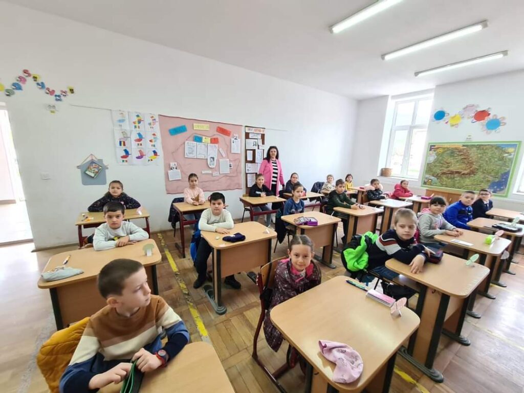 Aproximativ 70 de elevi au participat la concursul național de matematicà "Micul Școlar"