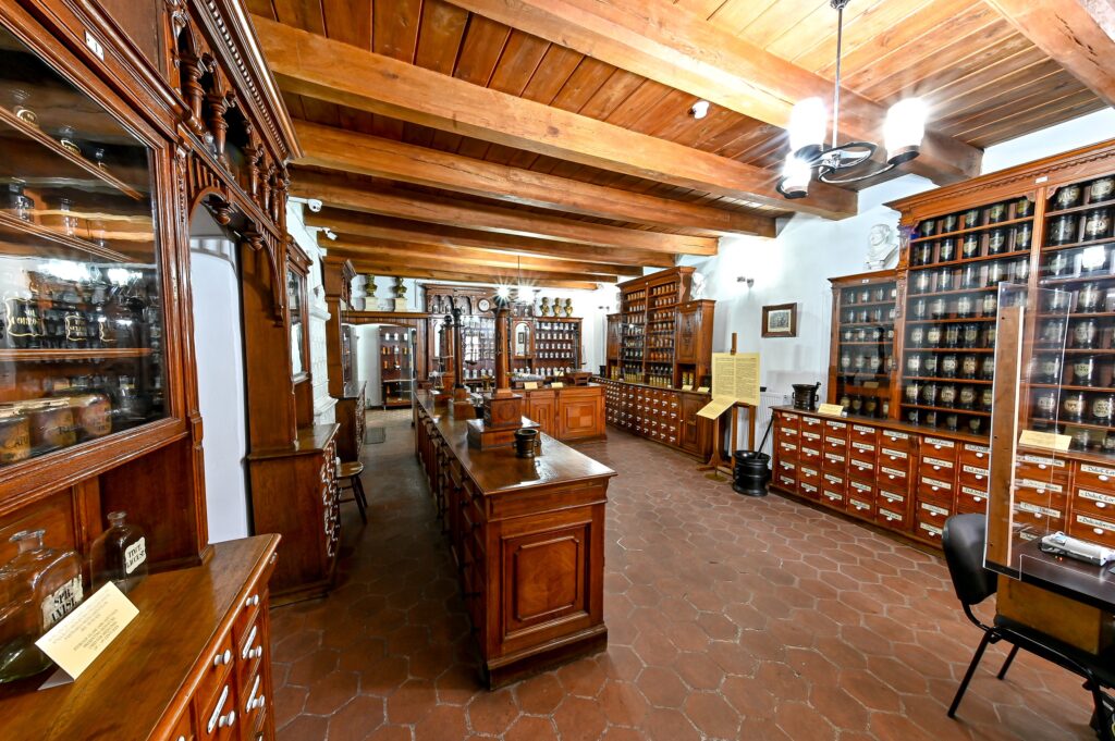Muzeul de Istorie a Farmaciei va fi închis în acest weekend 