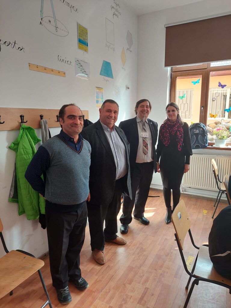 Peste 20 de elevi au participat la Concursul Național Școlar de Istoria și Tradițiile Rromilor
