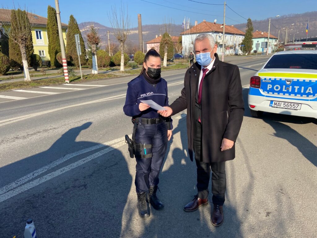 Prefectul Sibiului: Transmit tuturor polițiștilor români, indiferent de rang sau funcție, sincere felicitări și urări de bine