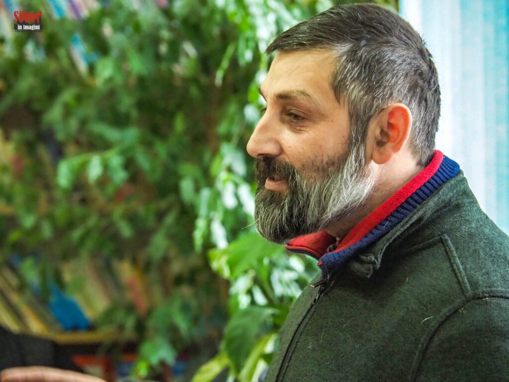 VIDEO - Traian, liderul romilor căldărari din Brateiu: Școala poate să fie un factor în care fetele să fie expuse și noi nu ne dorim acest lucru