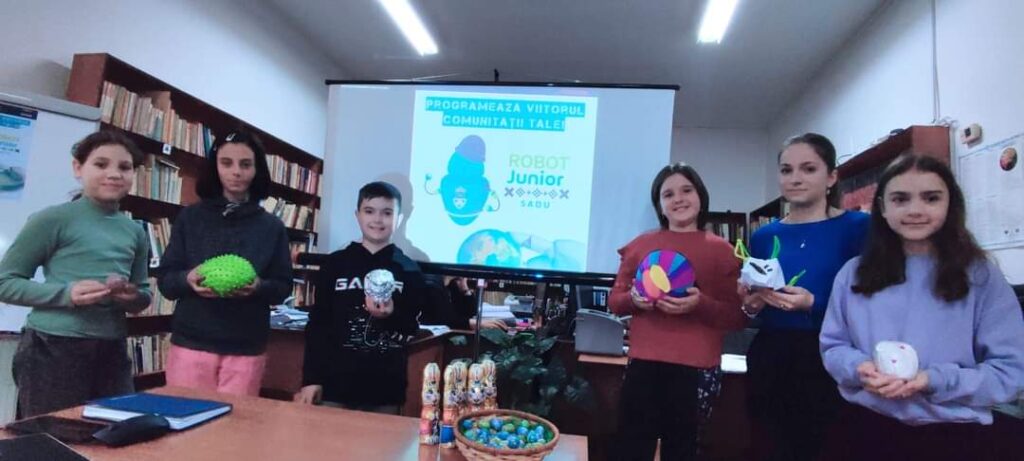 ROBOT JUNIOR SADU – programare și inovare Egg drop challenge