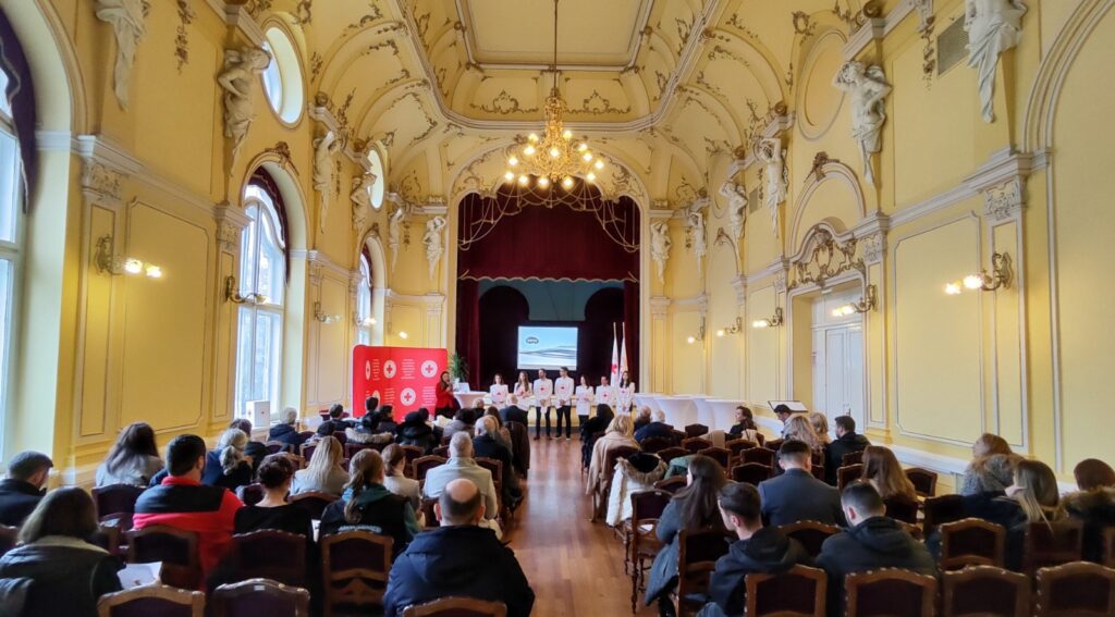 Membrii Crucea Roșie Filiala Sibiu și-a ales organele de conducere onorifică