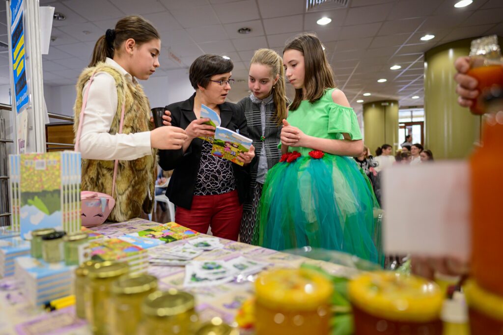 „Miere cu Bucurie” din Gura Râului, produsă 100% natural, la poalele munților Cindrel