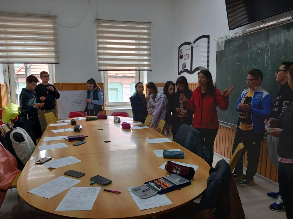 A început aventura activităților extrașcolare pentru elevii Școlii Gimnaziale „Octavian Goga” din Rășinari