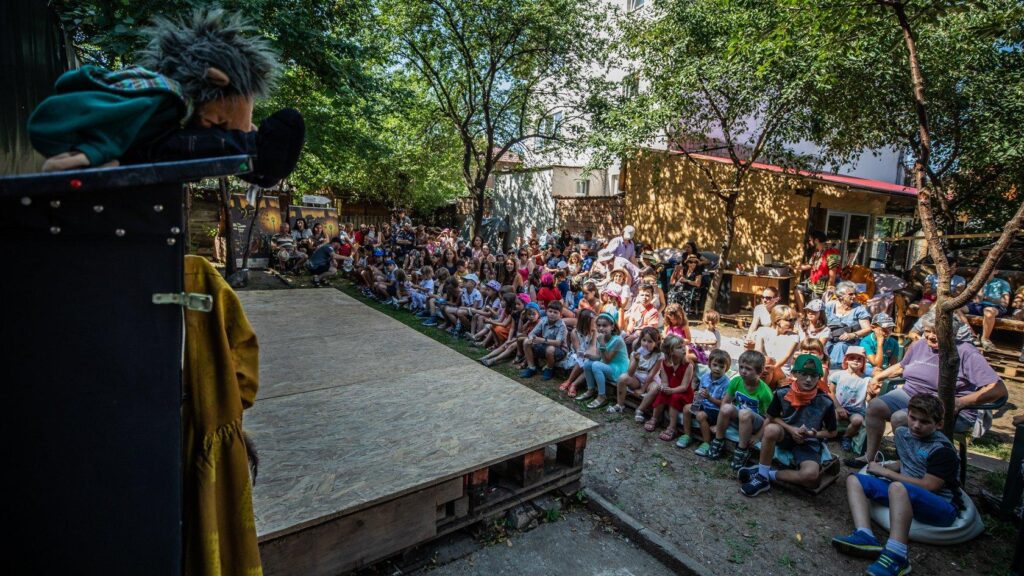 BIS Teatru dă startul proiectelor educaționale și de tineret