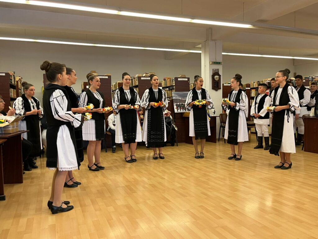 Lada de zestre a culturii noastre s-a deschis în cadrul proiectului „Educaţia - punte între identitate, cultură şi tradiţie"