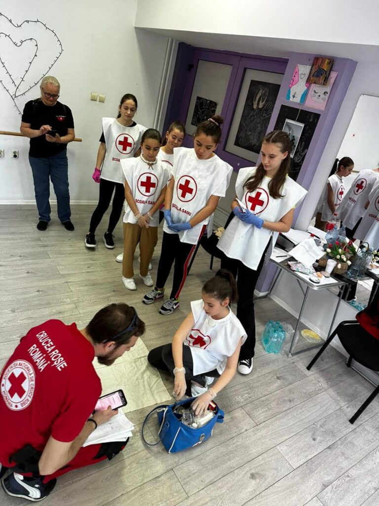 Peste 100 de copii au participat la Sala Transilvania la cel mai amplu eveniment de prim ajutor dedicat elevilor