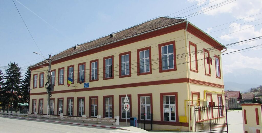 S-a demarat procedura de licitație publică pentru execuția lucrărilor din cadrul investiției: “EFICIENŢÃ ENERGETICÃ ŞCOALA RACOVIŢA, JUDEŢUL SIBIU”