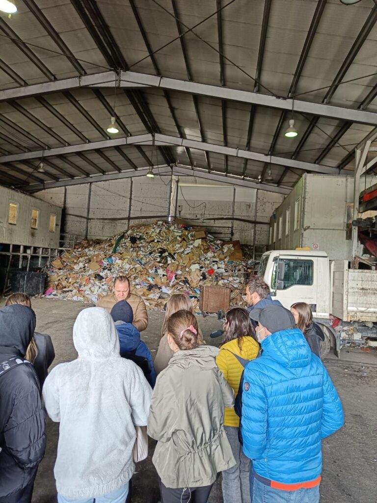 "Trash - de la deșeu la resursă", proiect dedicat elevilor sibieni