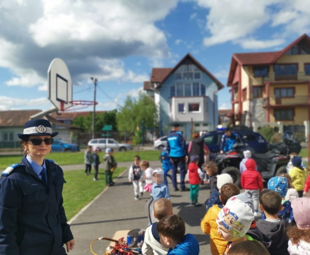 „Școala Altfel” alături de jandarmii sibieni