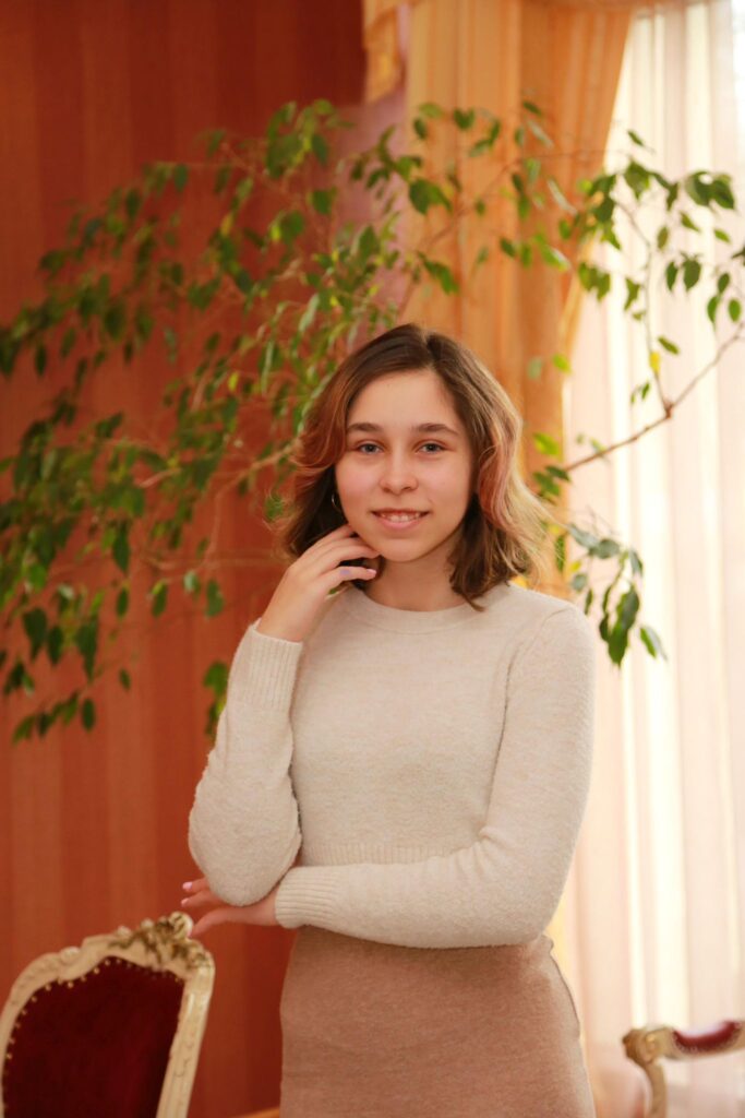 Yris Claudia Ion este unul dintre abolvenții sibieni ai clasei a VIII-a care au obținut 10 la matematică, iar surioara ei mai mică o consideră un idol