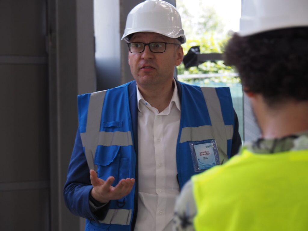 FOTO - VIDEO / Marius Gîrdea: Ne cerem scuze pasagerilor pentru disconforul creat de aceste lucrări realizate la terminalul Aeroportului Internațional Sibiu și îi rugăm să înțeleagă provocarea prin care trecem în acest moment