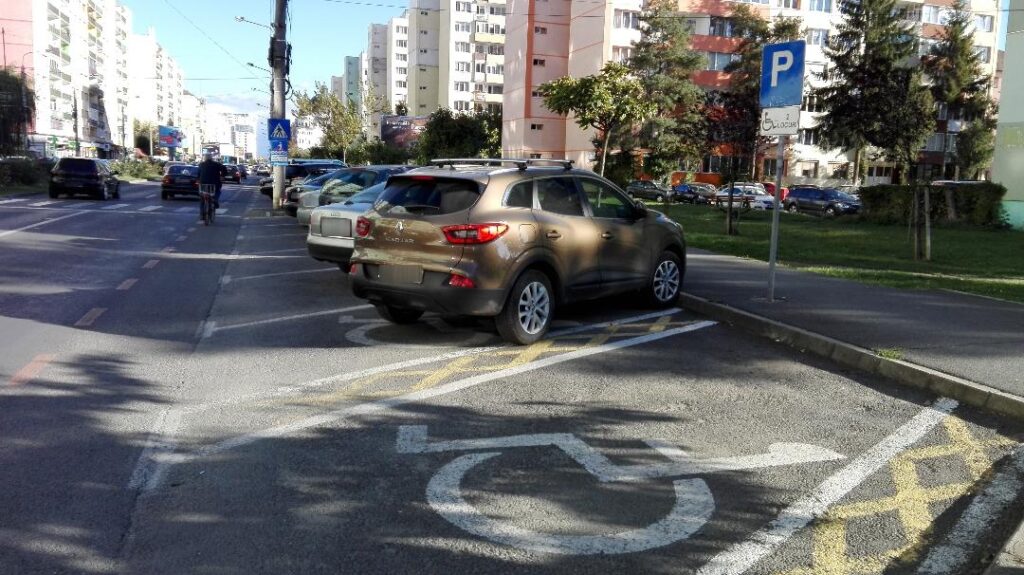 Noul format unic al cardului-legitimație de parcare pentru persoanele cu handicap