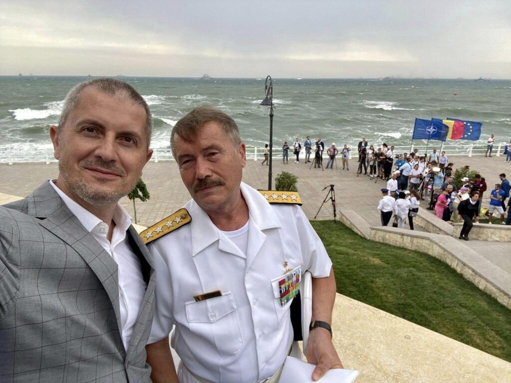 Dan Barna: Am participat azi la festivitățile din Portul Constanța, prilejuite de sărbătorirea Zilei Marinei Române, unde am admirat tinerii care sunt azi în Marină