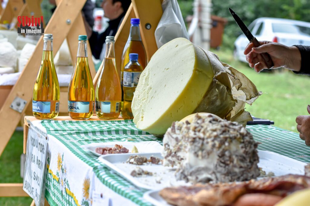 Zilele de 26 și 27 august aduce brânză și țuică în cadrul unui festival tradiție la Rășinari – Festivalului Brânzei și al Țuicii