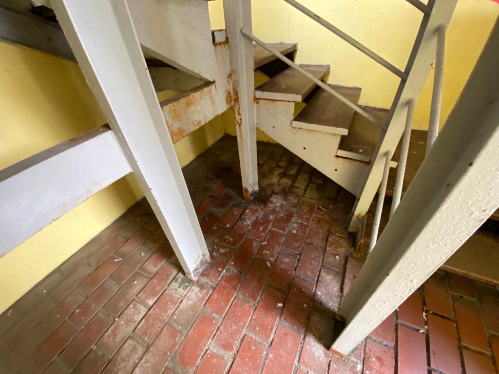 Pasajul dezolant din centrul Sibiului „Afară-i vopsit gardul, înăuntru-i leopardul”