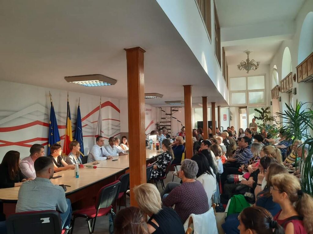 (CP) Oameni condamnați penal și informatori ai Securității, în PNL Sibiu