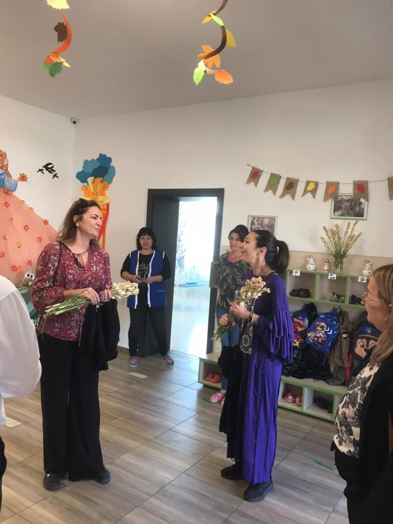 Anna Riatti, reprezentanta UNICEF în România, a vizitat unitățile de învățământ din comuna Hoghilag