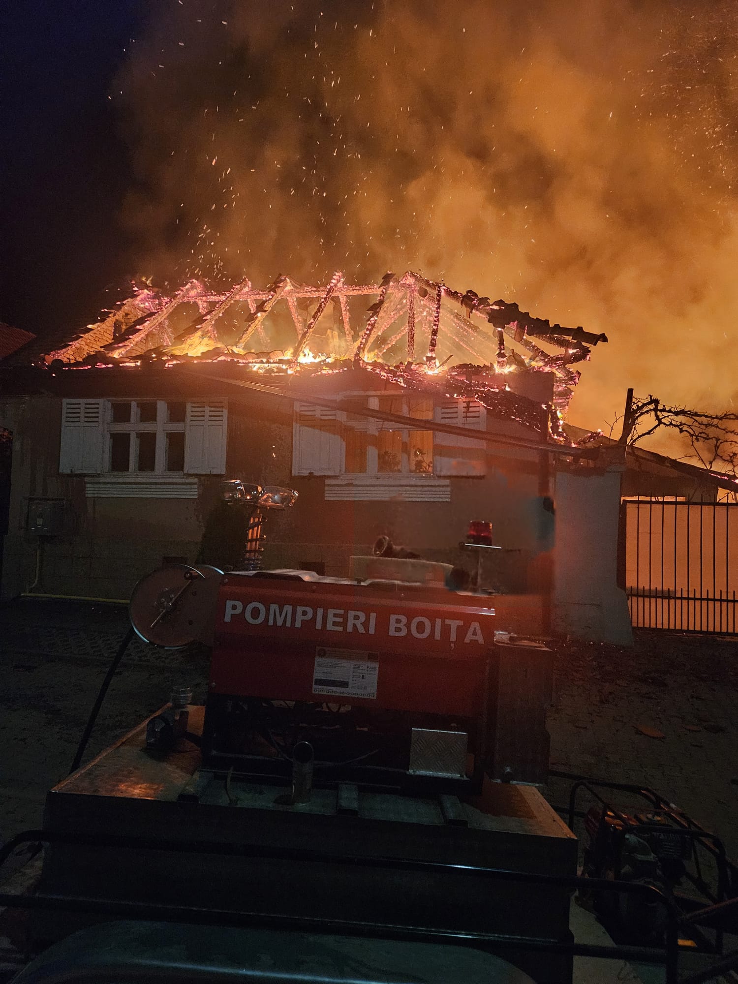 Apel Umanitar. Ajutor pentru familii afectate de incendiul din Boița