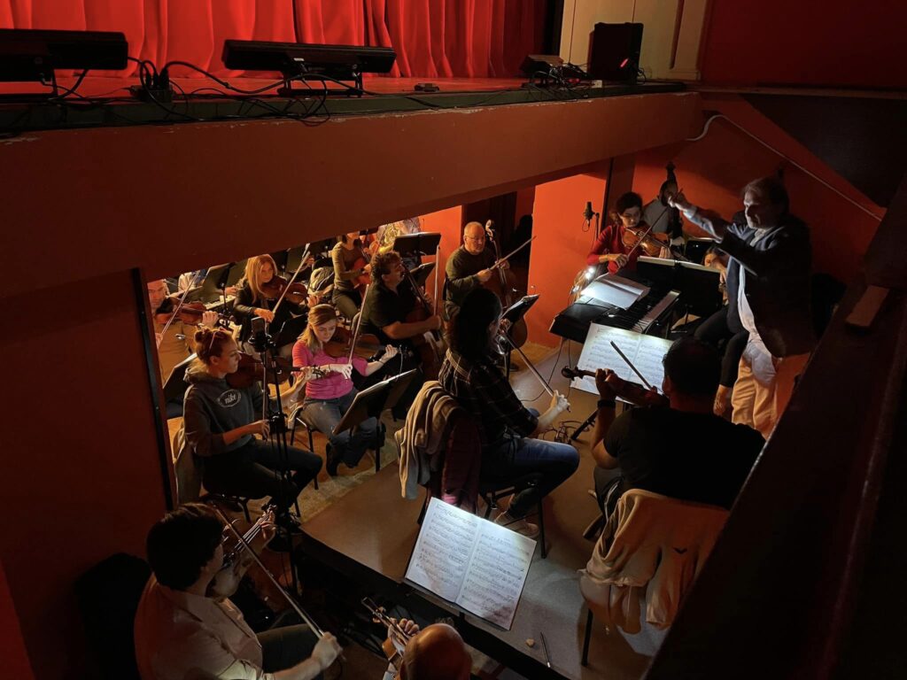 "Don Pasquale" spune la Sibiu Opera Festival povestea spumoasă a burlacului înstărit, trecut de prima tinerețe