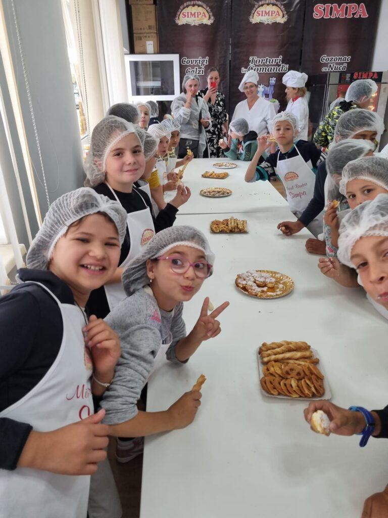 Elevii rășinăreni au învățat cum se frământă aluatul pâinii noastre cea de toate zilele