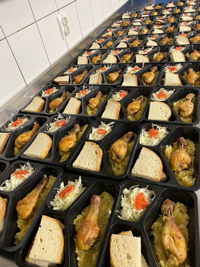 Soluții nutriționale pentru elevi: Meniuri prin Programul „Masă caldă” și PNRAS la Hanul La Cetate Slimnic