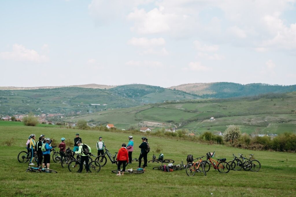 Tură pe traseul cicloturistic "Mocănița - Valea Hârtibaciului" re-marcat anul acesta