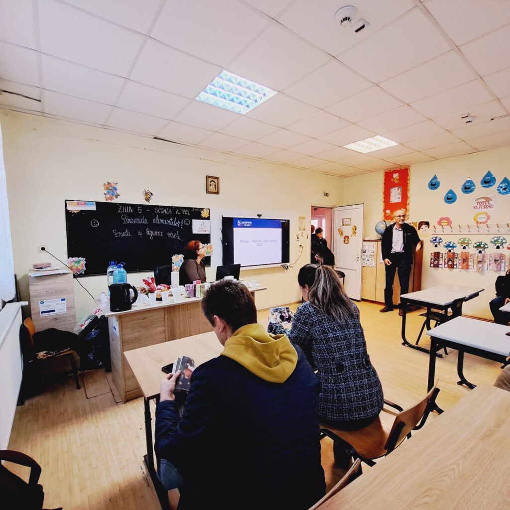 Un grup de cercetători ai VID Specialized University din Norvegia au vizitat Școala Gimnazială Prislop din Rășinari
