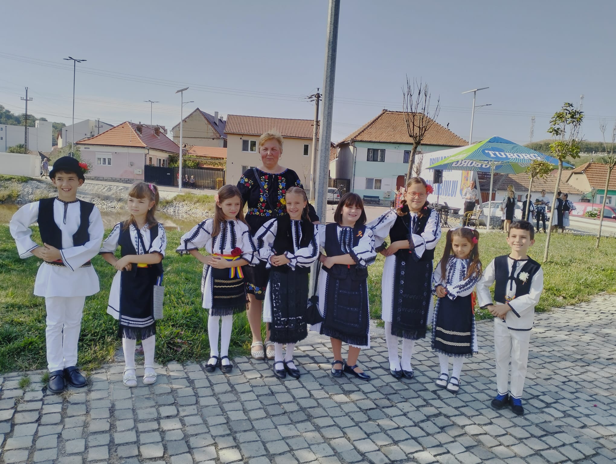 600 de elevi din Ocna Sibiului au învățat despre tradiții și obiceiuri de la 35 de profesori