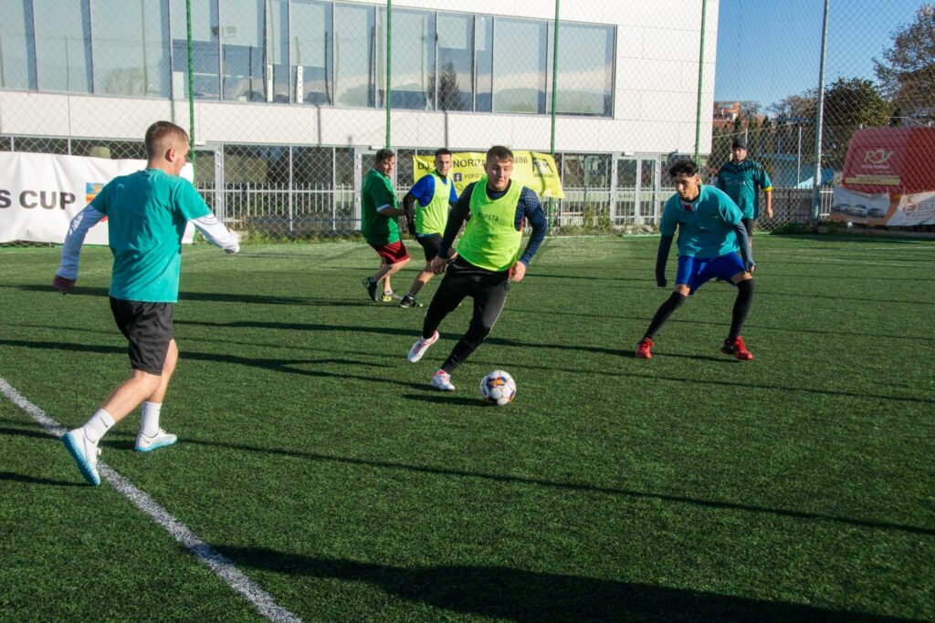 16 echipe de fotbal au concurat într-un eveniment sportiv cu scop caritabil, în urma căruia TSD Sibiu a adunat suma de 5700 RON