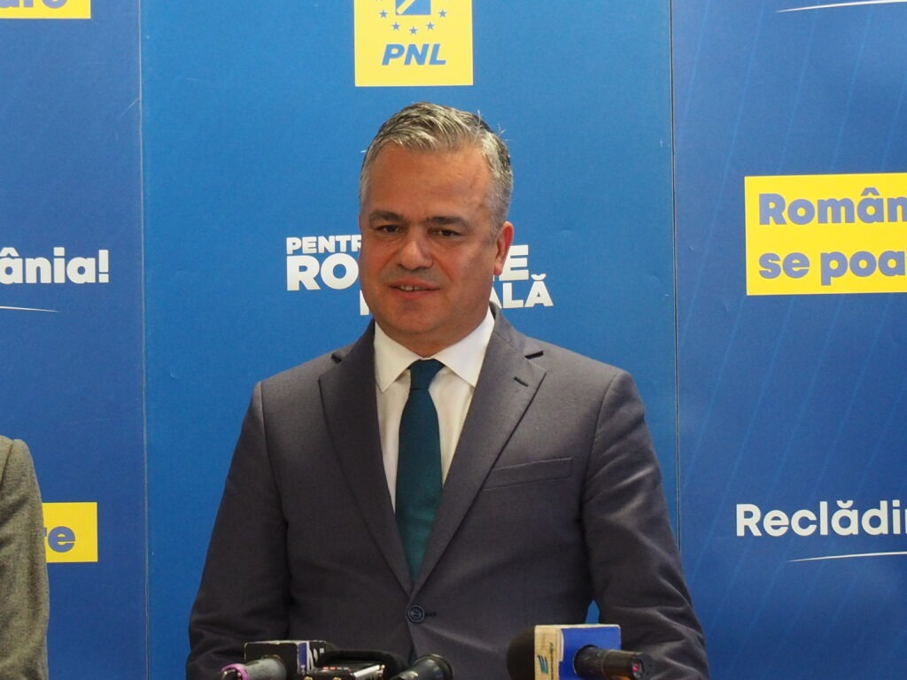 FOTO-VIDEO Ministrul Dezvoltării, Lucrărilor Publice și Administrației, Adrian Veștea, laudă colaborarea cu Daniela Cîmpean, președinta Consiliului Județean Sibiu