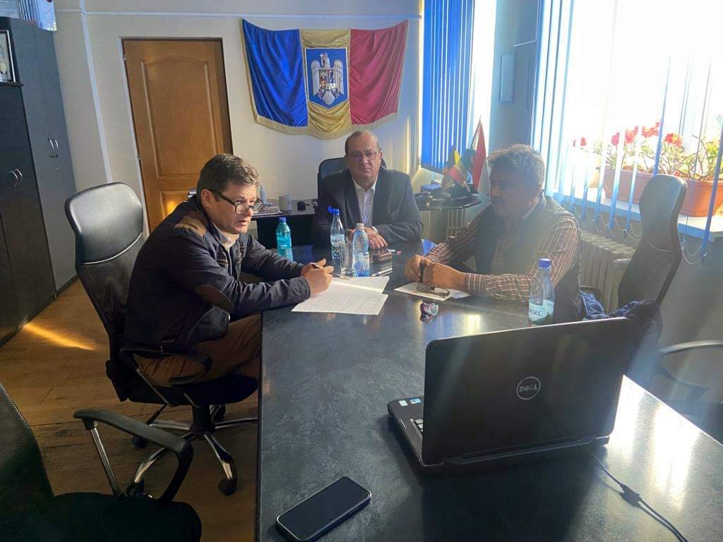 A sosit ultima tranșă de mobilier școlar la Școala Gimnazială nr.3 din Copșa Mică