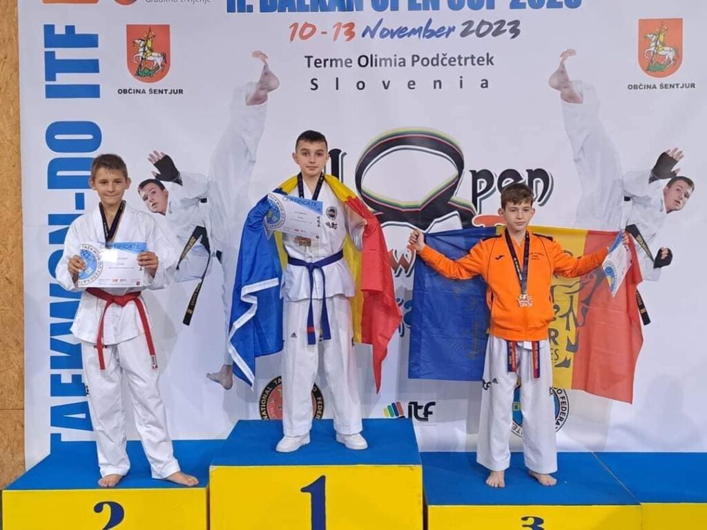 Succes remarcabil pentru Luca Cherăscu din Tălmaciu: Medalii de Aur și Bronz la Cupa Balcanică de Taekwondo din Slovenia